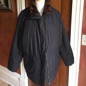 Donating 4/30/23
Ralph Lauren women’s down filled coat size Medium